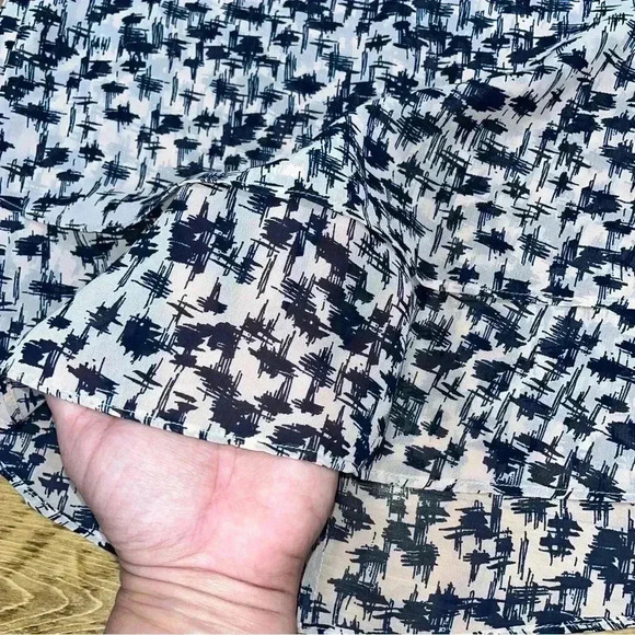 Banana Republic sleeveless abstract print zip back layered top, tank, shirt - Picture 4 of 12